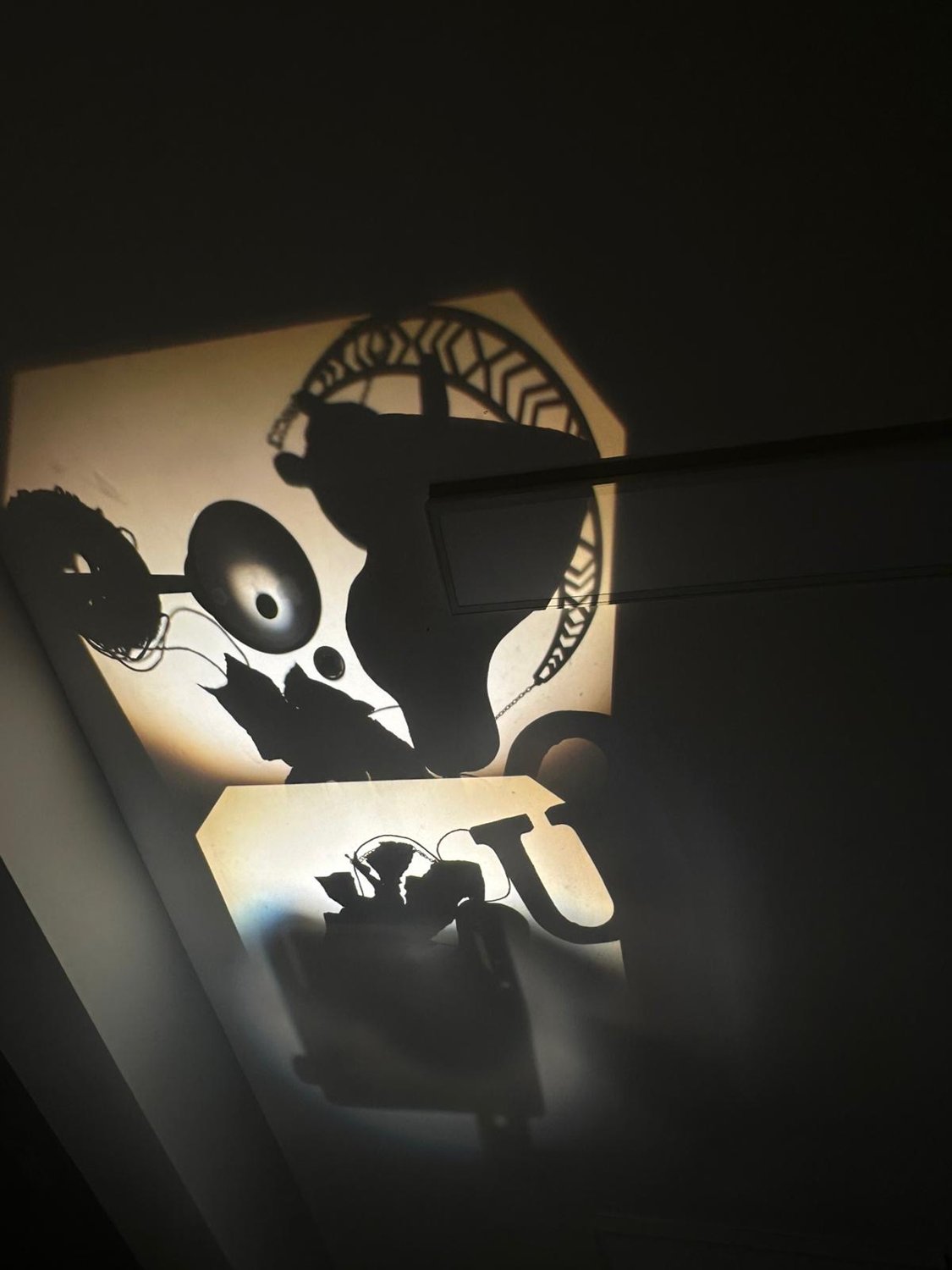 Micro Klang — shadow projection
